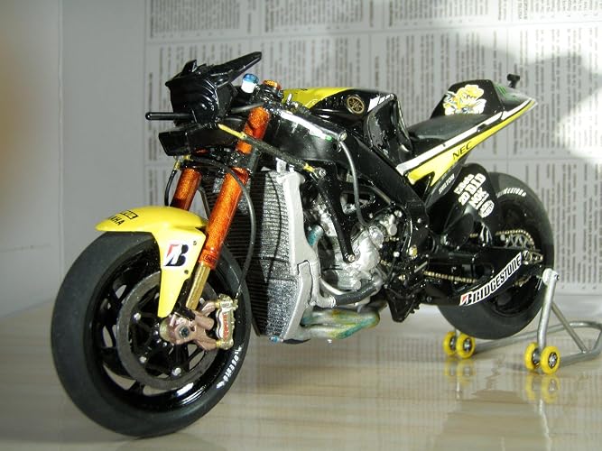 Amazon | タミヤ 1/12 オートバイシリーズ No.119 ヤマハ YZR-M1 '09